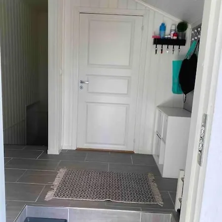 Hus I Naerheten Av Fjellheisen Apartament *